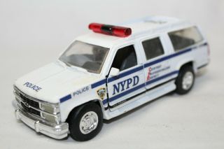 Road Champs 1:43 Scale 1995 Chevrolet Suburban York Nypd Police - Loose