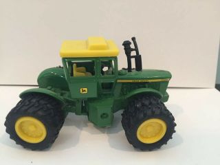 Ertl 1/64 John Deere 7520 4x4 With Dualls Tractor Farm Toy Collectible