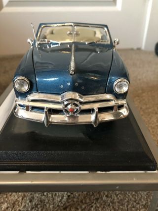 Maisto 1949 Ford Convertible 1:24 Scale Diecast Model