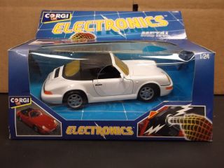 1991 Corgi Electronics Metal 1:24 Porsche 911 In White.  Battery Dead