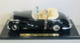 Black 1:18 Scale Maisto Mercedes - Benz 300s 1955 Model