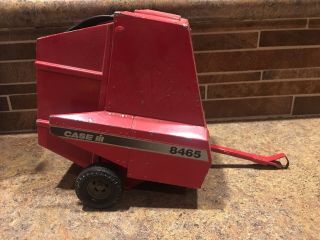 Case Ih 8465 Large Round Baler With Bale By Ertl In 1:16 Scale