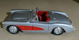 1957 Chevrolet Corvette Model Diecast 1/24 Scale Burago Silver & Red