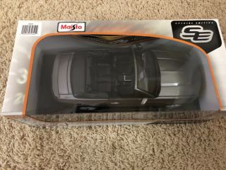 Maisto 1:18 2010 Ford Mustang Gt Convertible Special Edition Diecast Silver