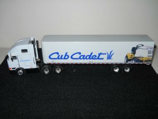 Ertl - 1/64 Scale - International 9800 Semi W/trailer " Cub Cadet " - White