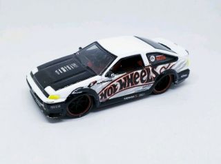 Hot Wheels Toyota Corolla Gts White/blk Hin D - Force 1:50 Scale Loose