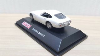 Real - X 1/72 TOYOTA 2000GT WHITE diecast car model 3
