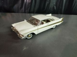 1:18 Ertl American Muscle 10 Years 1958 Plymouth Fury In White 32612