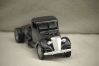Ertl 1:43 " Scale Model Of A 1937 Tt And A Matching Trl