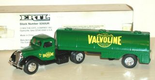 Ertl 1937 Ford Tractor And Tank Trailer Valvoline Mint/boxed 1/43