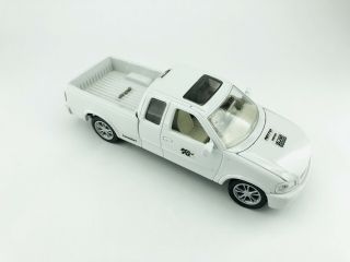 Modifiers diecast 1/64 scale 2000 Ford F150 XLT white series 1 2