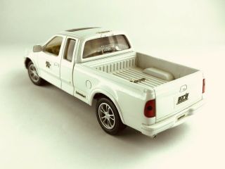 Modifiers diecast 1/64 scale 2000 Ford F150 XLT white series 1 5