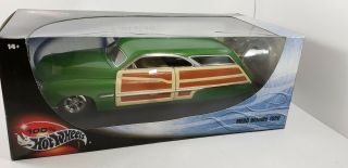 Hot Wheels 1950 Custom Merc Woodie Wagon 1:18 Scale Diecast Mercury Green Car