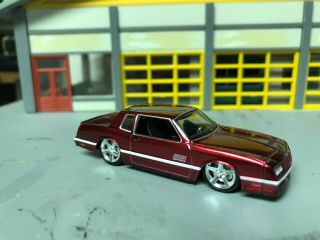 1/64 1986 Chevy Monte Carlo Ss/candy Red - White Stripes/blk Int/giovanni Wheels