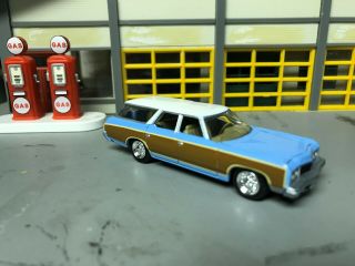 1/64 1973 Chevy Caprice Estate Wagon/blue - White/tan Int/350 V8/rubber Tires