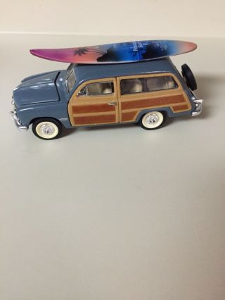 N1 1949 Ford Station Woody Wagon Diecast 1:38 Car With Surfboard Blue