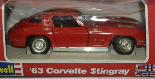 LMAS Revell ' 63 Corvette Stingray Diecast 1:24 Scale 3