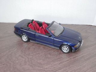 Maisto 1993 Bmw 325i Midnight Blue Convertible 1:18 Diecast Luxury Sports Car.