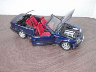 MAISTO 1993 BMW 325i MIDNIGHT BLUE CONVERTIBLE 1:18 DIECAST LUXURY SPORTS CAR. 2