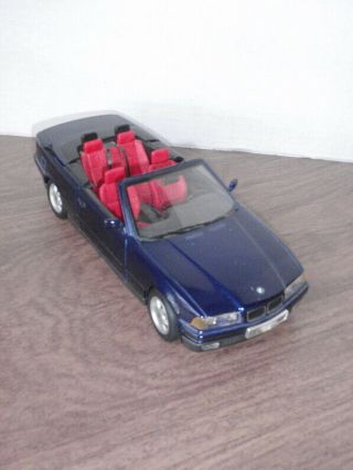 MAISTO 1993 BMW 325i MIDNIGHT BLUE CONVERTIBLE 1:18 DIECAST LUXURY SPORTS CAR. 3
