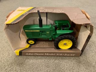 Ertl 1/16 John Deere 1960 Model 3010 Tractor 5635 Nos 1992