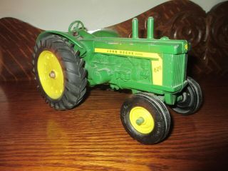 Ertl John Deere 820 Diesel Farm Tractor Toy Model 1:16 Scale