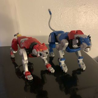 Voltron: Legendary Defender (2017) Red & Blue Lion Action Figures From Playmates
