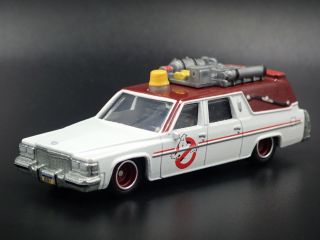 Ghostbusters Ecto 1 Girls 1984 Cadillac Deville Hearse 1:64 Diecast Model Car