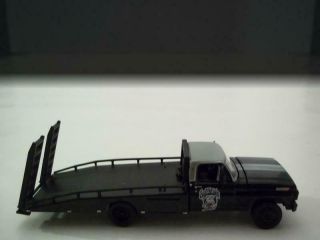 1/64 Scale 1970 Ford F - 350 Ramp Truck - Gorgeous - Greenlight