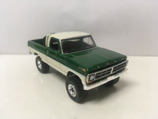1971 71 Ford F - 100 Collectible 1/64 Scale Diecast Diorama Model