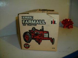 Farmall 350 Tractor 1/16 Scale Die Cast 3