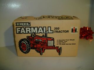 Farmall 350 Tractor 1/16 Scale Die Cast 4