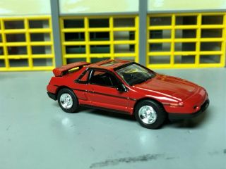 1/64 1985 Pontiac Fiero Gt /red Black /v6 4 Speed/alloy Wheels/rubber Tires
