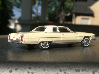 Auto World 1976 Cadillac Coupe DeVille Land Yachts Series 1:64 Diecast LOOK 2