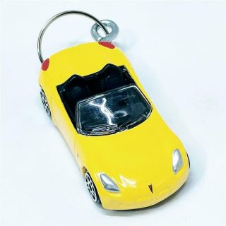 Maisto Fresh Metal Yellow 2006 Pontiac Solstice Convertible Diecast Keychain