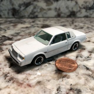 Johnny Lightning 1/64 Scale Die Cast Car 87 Buick Regal 1987