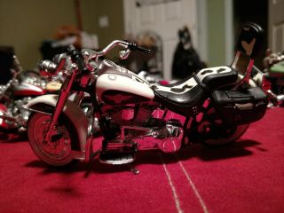 Maisto 1:18 Scale Motorcycle Harley Davidson Soft Tail