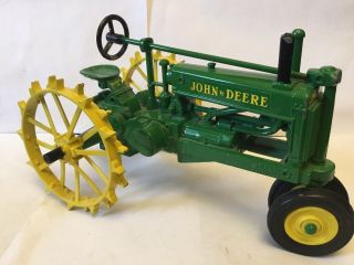 John Deere Model A 1/16 Die - Cast Tractor Etrl