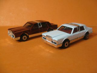 Matchbox - 2 Lincoln Town Cars - Loose