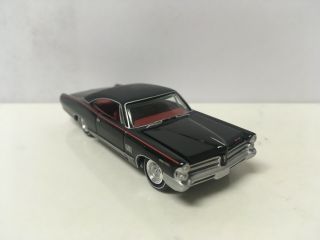 1965 65 Pontiac Catalina Coupe 2,  2 Collectible 1/64 Scale Diecast Diorama Model