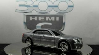 Maisto 2011 Fresh Metal - 2005 Chrysler 300c Hemi Silver Highly Detailed Tint