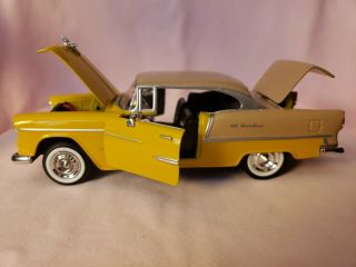 Motor Max 1:24 Scale 1955 Chevy Impala Diecast Yellow & Tan No Box
