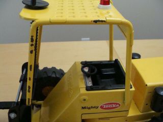 TONKA Fork Lift - - - - - 100 complete - with orange crate 2