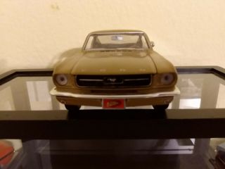 1965 Ford Mustang Fastback 1/24 Scale (Johnny Lighting) 2