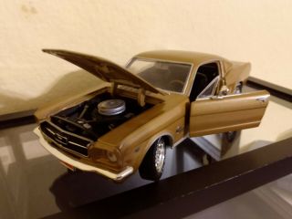 1965 Ford Mustang Fastback 1/24 Scale (Johnny Lighting) 4