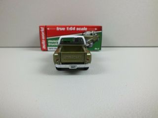 Auto World 1973 Chevy Cheyenne Stepside in Lime Iridescent Loose 4