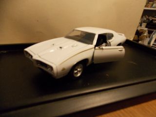1/24 Scale 1969 Pontiac Gto Judge Diecast Muscle Car - Welly White