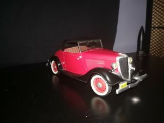 Solido 1934 Ford V8 Roadster Model Car Rumble Seat 1:19 Scale