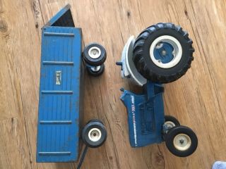 Ford 8000 toy tractor and Big Blue Barge Wagon 4