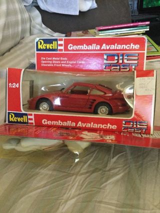Revell Porsche Gemballa Avalanche 1:24 Red Diecast Toy Sports Car 8652